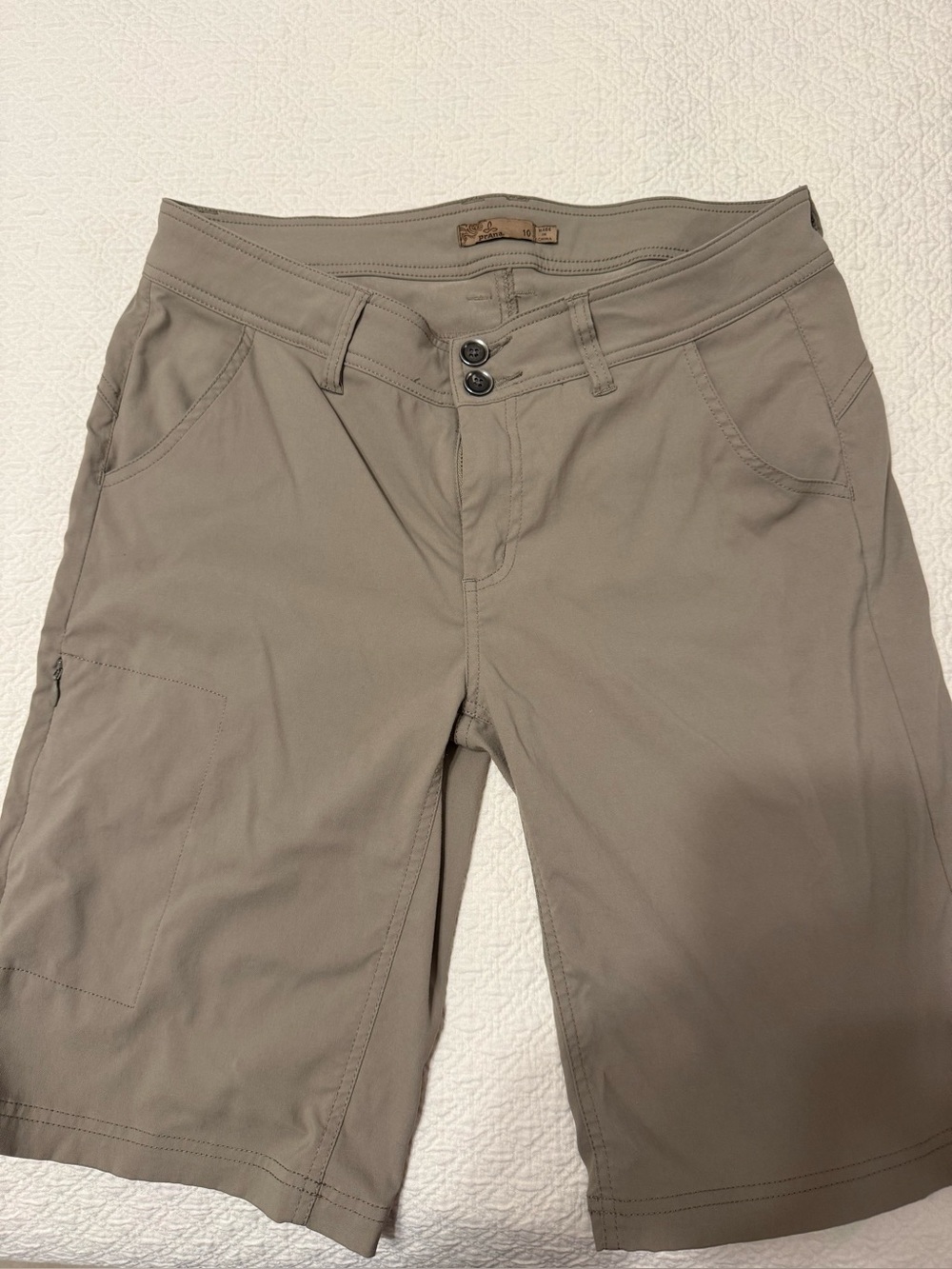 Prana Women's Knee-Length Shorts in Light Brown size 10